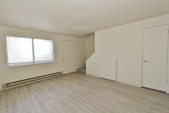 215 E Bird Ave in Nampa, ID - Building Photo - Building Photo