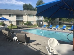 McNary Heights Apartments in Salem, OR - Building Photo - Building Photo