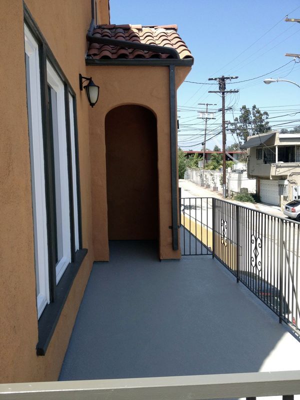 1629 Rendall Pl in Los Angeles, CA - Foto de edificio - Building Photo