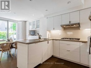 49 Lower Village Gate in Toronto, ON - Building Photo - Building Photo