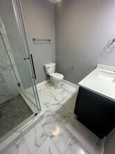 513 Bernhardt Way in Pittsburgh, PA - Building Photo - Building Photo