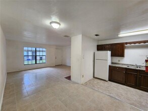 6136 NW 26th St in Gainesville, FL - Building Photo - Building Photo