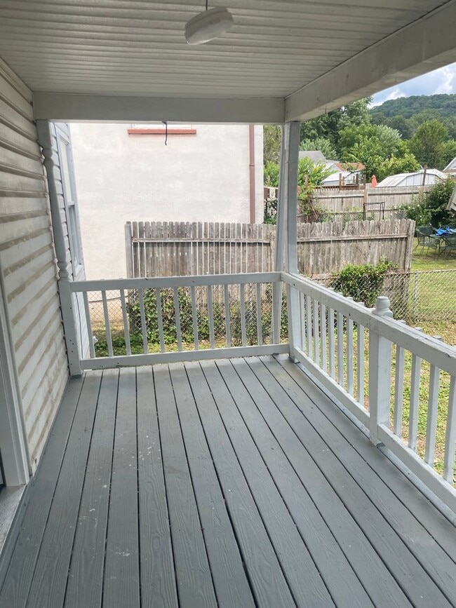 512 19th St in Dunbar, WV - Building Photo - Building Photo