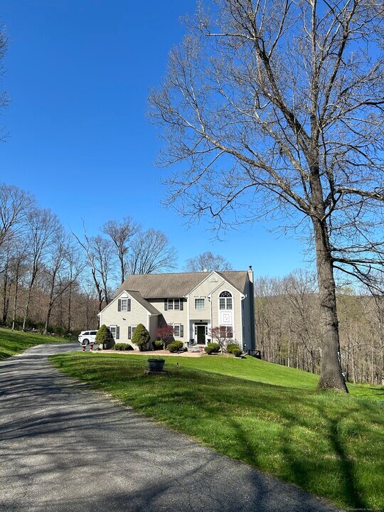 77C Long Meadow Hill Rd in Brookfield, CT - Building Photo