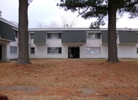 Autumn Court Apartments in Newport News, VA - Foto de edificio - Building Photo