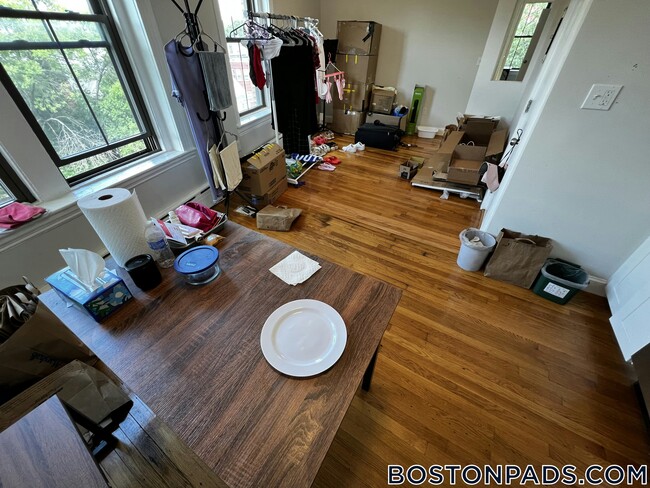 116 Willow St, Unit 4 in Cambridge, MA - Building Photo - Building Photo