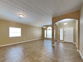 2315 Perkins Crossing Dr in Conroe, TX - Building Photo - Building Photo