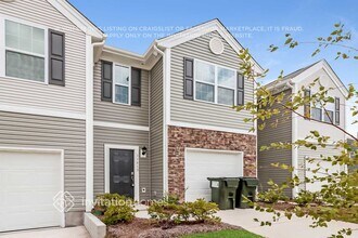 11613 Brier Vlg Ln in Charlotte, NC - Foto de edificio - Building Photo