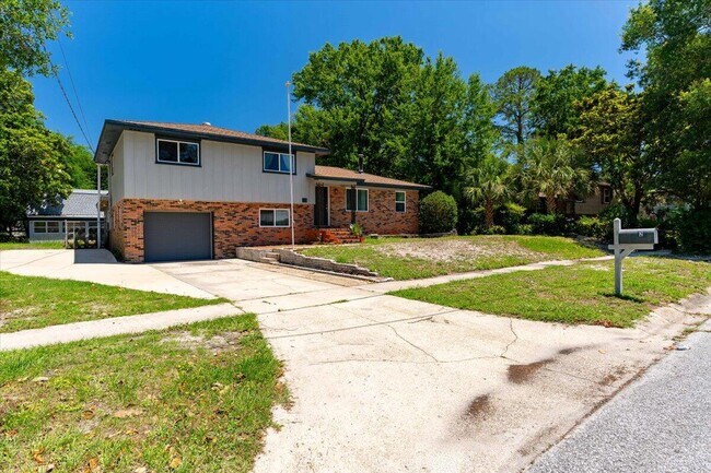 property at 23 Driftwood Ave SW