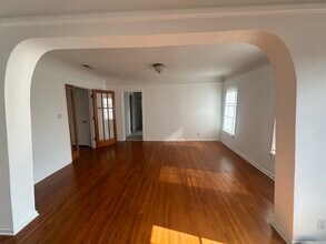 612 N Plymouth Blvd, Unit 612 12 in Los Angeles, CA - Foto de edificio - Building Photo