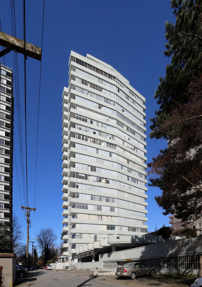 Silhouette Apartments in Vancouver, BC - Building Photo - Building Photo