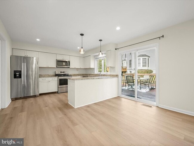 8806 Admiral Dr in Laurel, MD - Building Photo - Building Photo