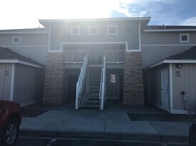 6305 Chapel Hill Blvd in Pasco, WA - Building Photo