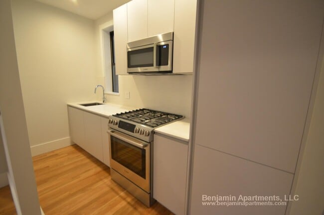 12 Elko St, Unit 4 in Boston, MA - Building Photo - Building Photo