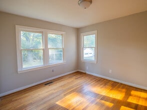 912 Meadowbrook Dr in Birmingham, AL - Building Photo - Building Photo