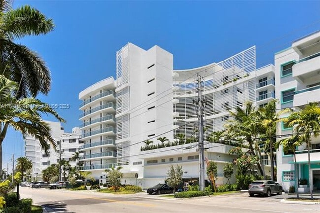property at 9821 E Bay Harbor Dr