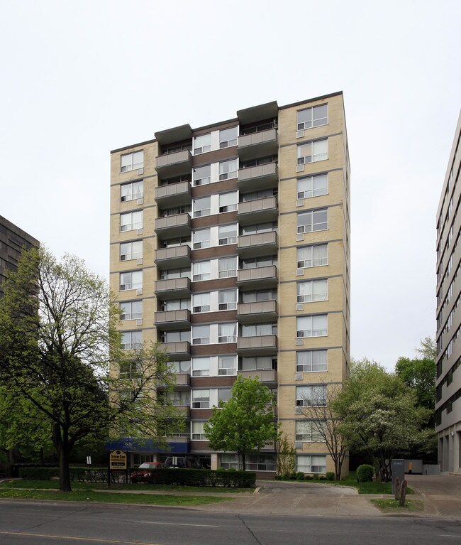 606 Avenue Road in Toronto, ON - Foto de edificio - Building Photo