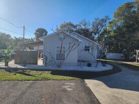 257 14th St in Largo, FL - Building Photo