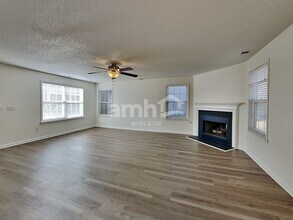 112 Tiverton Woods Dr in Holly Springs, NC - Building Photo - Building Photo