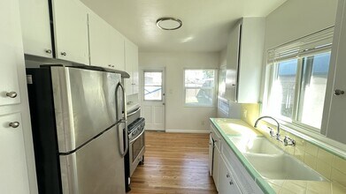 4692 Newport Ave in San Diego, CA - Building Photo - Building Photo