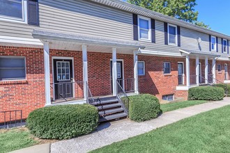 Townhouses On Tenth in Bloomington, IN - Building Photo - Building Photo