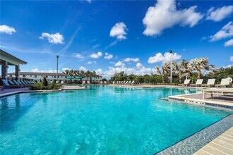 2481 NW 124th St in Miami, FL - Building Photo - Building Photo