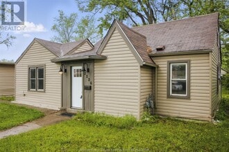 2226 Janette Ave in Windsor, ON - Building Photo - Building Photo