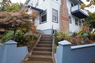8036 SE 7th Ave in Portland, OR - Building Photo - Building Photo