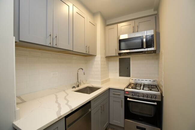 508 W Belmont Ave in Chicago, IL - Building Photo - Building Photo