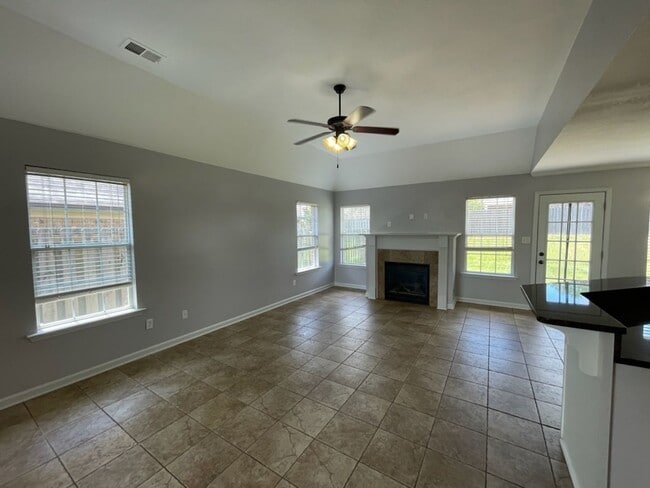 4343 Genevieve Dr in Southaven, MS - Building Photo - Building Photo