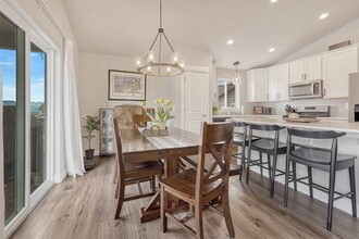 5473 Makalu Dr in Colorado Springs, CO - Foto de edificio - Building Photo