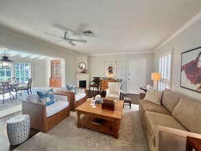 230 Colonial Ln in Palm Beach, FL - Building Photo - Building Photo