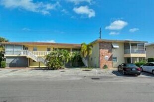 2101 NE 68th St, Unit 103 in Fort Lauderdale, FL - Building Photo