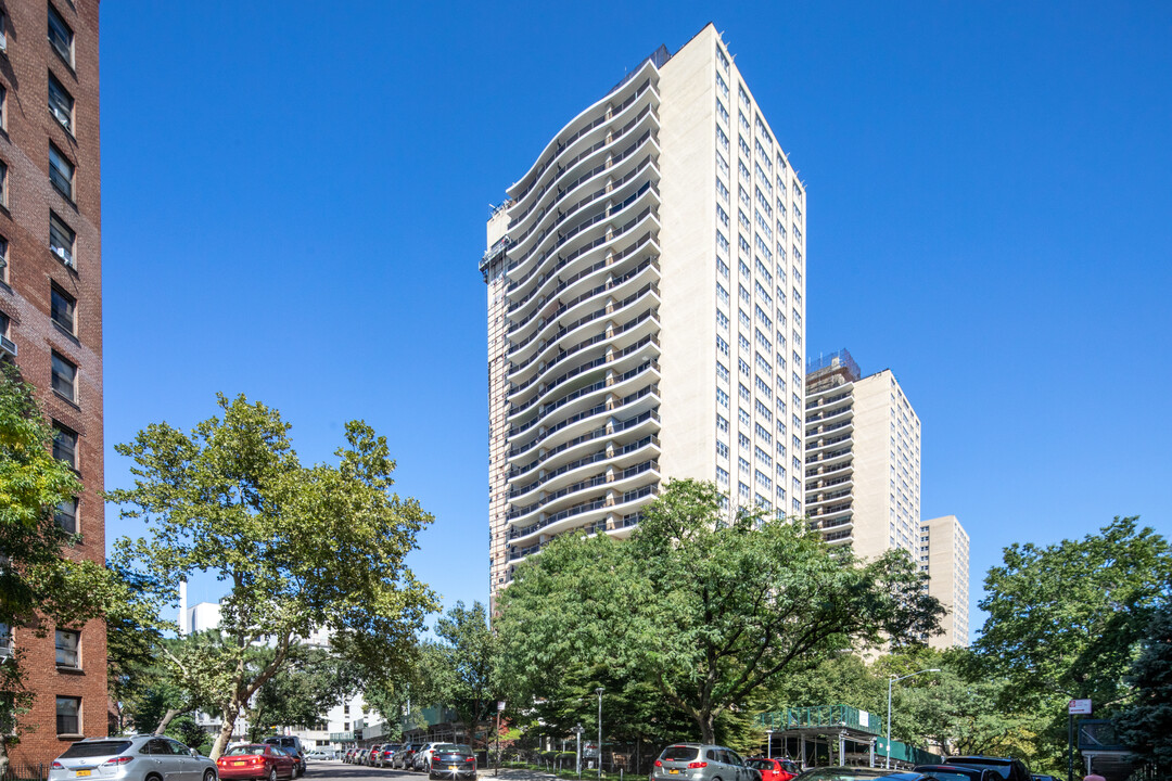 Birchwood Towers in Forest Hills, NY - Building Photo