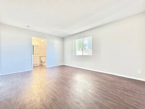 14455 Dickens St in Sherman Oaks, CA - Building Photo - Building Photo