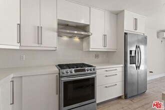 6955 Trolleyway S in Los Angeles, CA - Building Photo - Building Photo