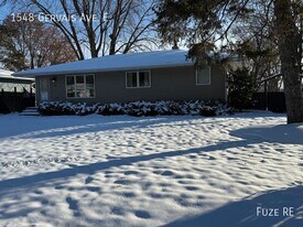 1548 Gervais Ave E in Maplewood, MN - Building Photo