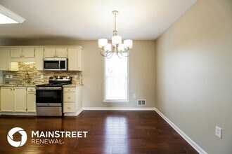 6005 Delilah Ct in Louisville, KY - Building Photo - Building Photo