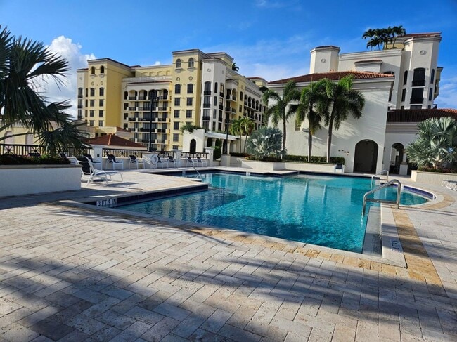 801 S Olive Ave in West Palm Beach, FL - Building Photo - Building Photo