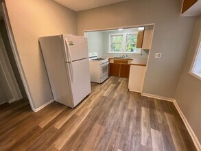 904 Brown St in Akron, OH - Building Photo - Building Photo