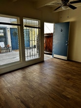 1909 Beachwood Dr in Los Angeles, CA - Building Photo - Building Photo