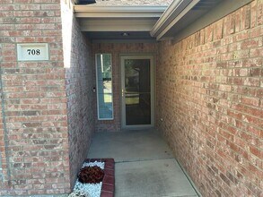 708 Ridgehill Dr in Burleson, TX - Building Photo - Building Photo