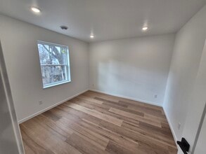 318 Mill St in Waupaca, WI - Foto de edificio - Building Photo