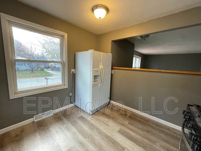 property at 1242 Edgewood Dr