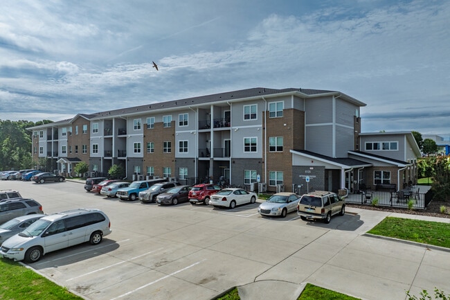 Spring Creek Senior Living in Pleasant Hill, IA - Building Photo - Building Photo
