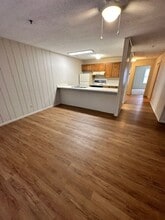 217 Broad St in Warrensburg, MO - Building Photo - Interior Photo