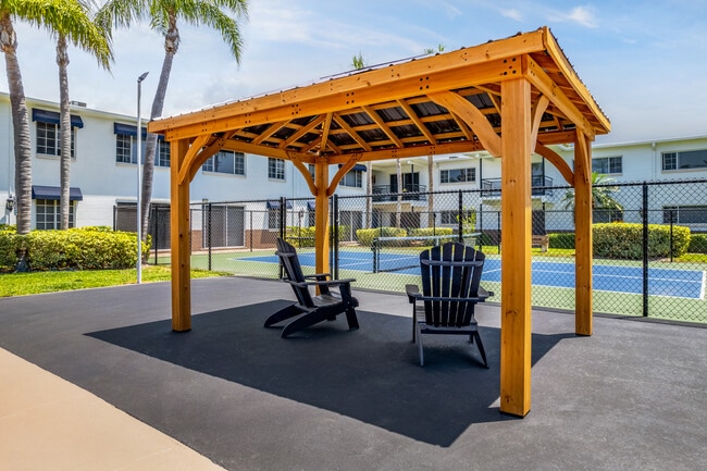 Nautica Apartments