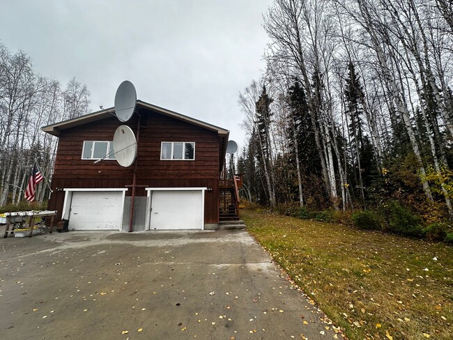 1021 Cline Rd in North Pole, AK - Building Photo - Building Photo