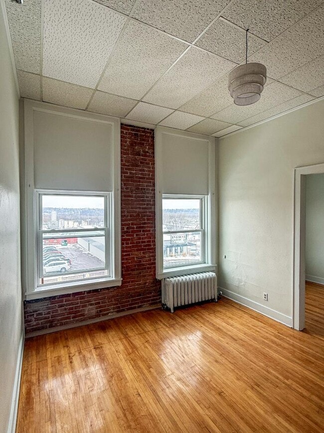 property at 10 1/2 N Minnesota St