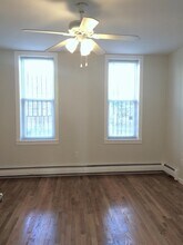 275 Webster Ave in Jersey City, NJ - Building Photo - Building Photo